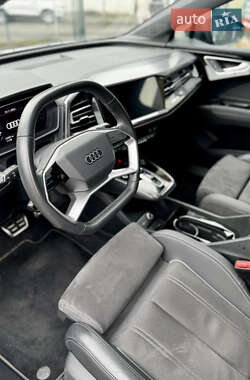 Внедорожник / Кроссовер Audi Q4 e-tron 2023 в 