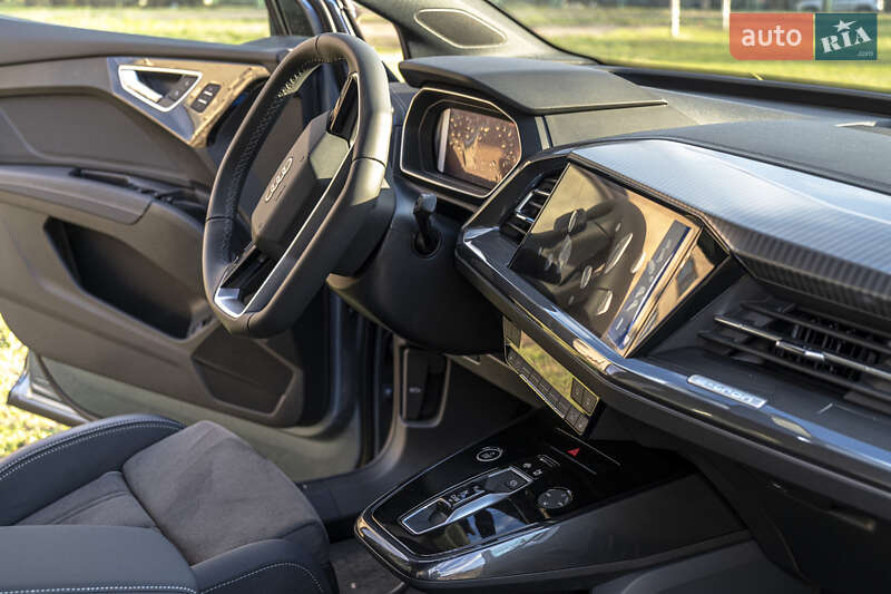 Внедорожник / Кроссовер Audi Q4 e-tron 2023 в Кривом Роге