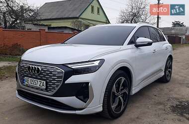 Внедорожник / Кроссовер Audi Q4 e-tron 2023 в 
