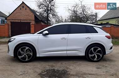 Внедорожник / Кроссовер Audi Q4 e-tron 2023 в 