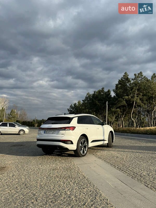 Позашляховик / Кросовер Audi Q4 e-tron 2023 в Дніпрі