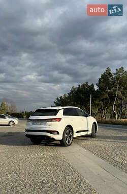Внедорожник / Кроссовер Audi Q4 e-tron 2023 в 