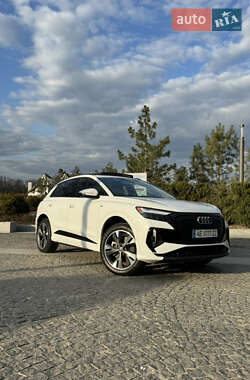 Внедорожник / Кроссовер Audi Q4 e-tron 2023 в 