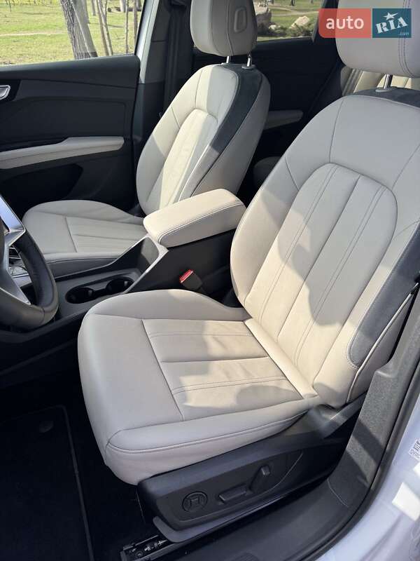 Внедорожник / Кроссовер Audi Q4 e-tron 2023 в Днепре