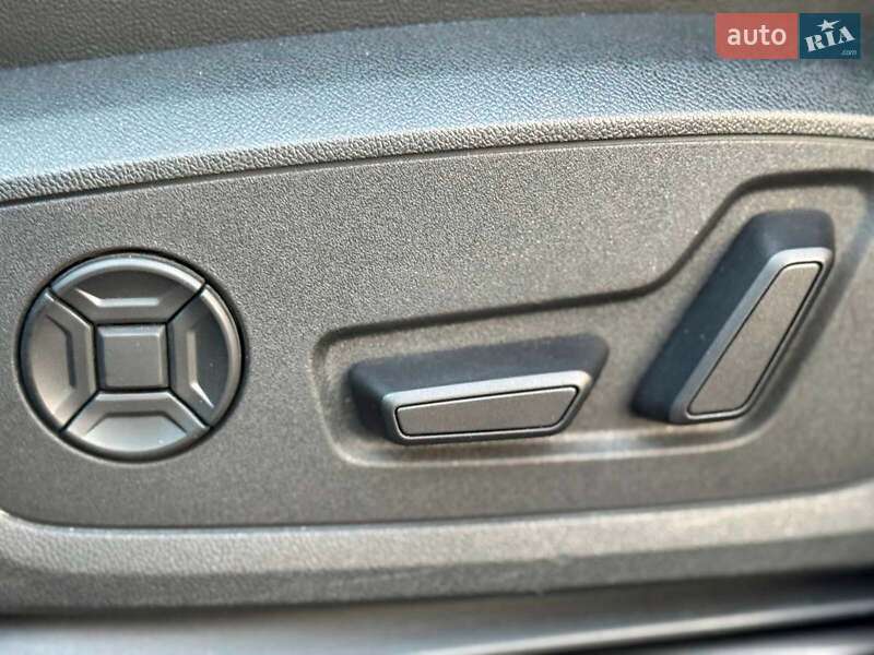 Внедорожник / Кроссовер Audi Q4 e-tron 2022 в Киеве