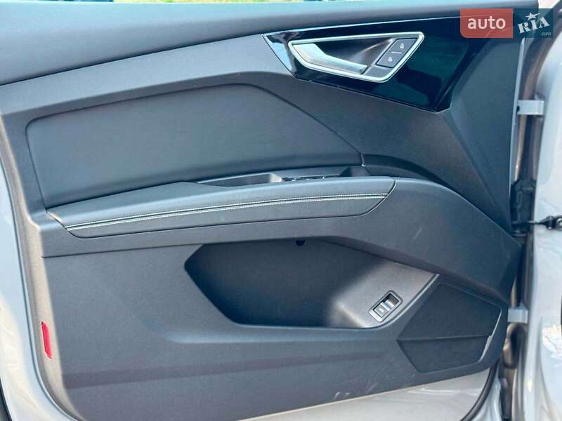 Внедорожник / Кроссовер Audi Q4 e-tron 2022 в Киеве