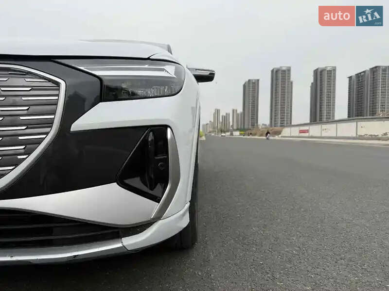 Позашляховик / Кросовер Audi Q4 e-tron 2024 в Одесі