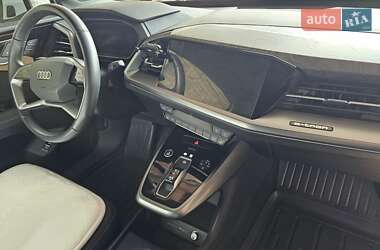 Позашляховик / Кросовер Audi Q4 e-tron 2023 в 