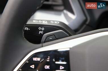 Позашляховик / Кросовер Audi Q4 e-tron 2024 в 