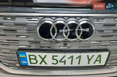 Позашляховик / Кросовер Audi Q4 e-tron 2023 в 