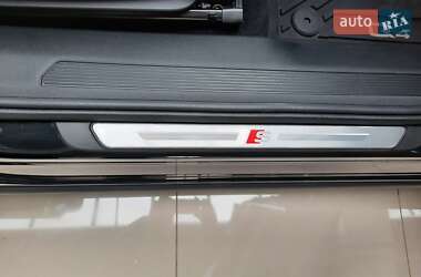 Позашляховик / Кросовер Audi Q4 e-tron 2023 в 