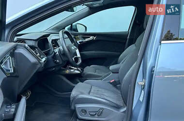 Внедорожник / Кроссовер Audi Q4 e-tron 2023 в 