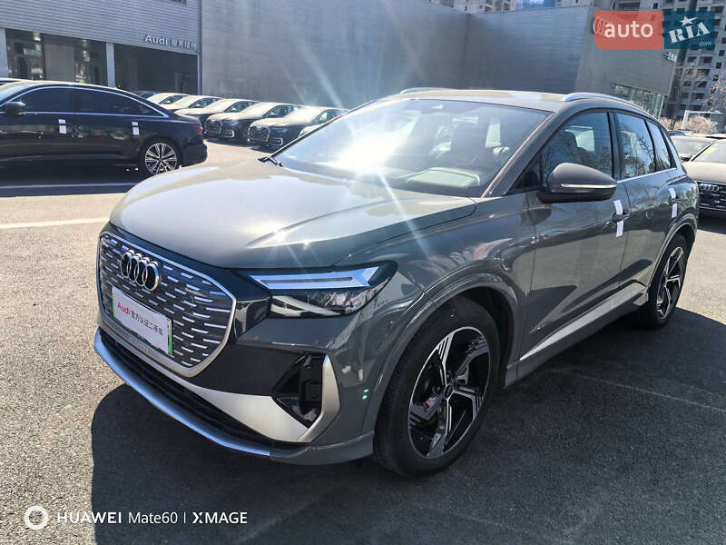 Внедорожник / Кроссовер Audi Q4 e-tron 2023 в 