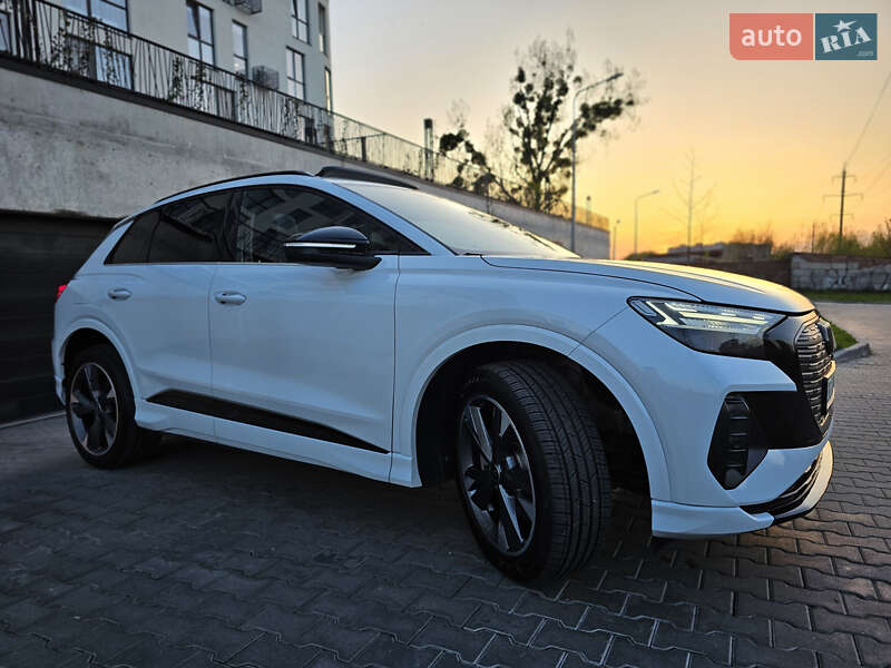 Внедорожник / Кроссовер Audi Q4 e-tron 2023 в Львове