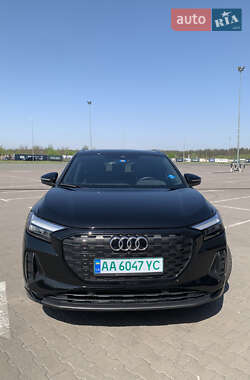 Внедорожник / Кроссовер Audi Q4 e-tron 2022 в 