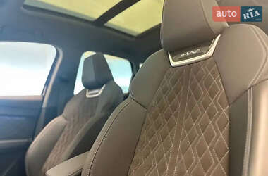 Позашляховик / Кросовер Audi Q4 e-tron 2023 в 