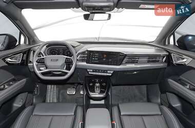 Позашляховик / Кросовер Audi Q4 e-tron 2024 в 