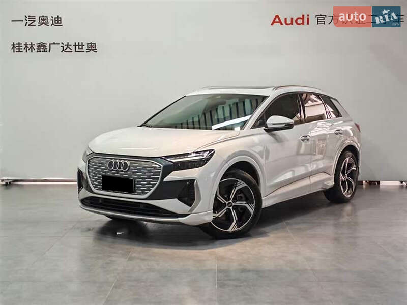 Внедорожник / Кроссовер Audi Q4 e-tron 2023 в 