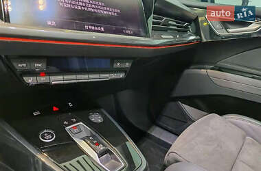 Внедорожник / Кроссовер Audi Q4 e-tron 2023 в 