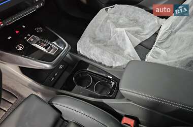 Позашляховик / Кросовер Audi Q4 e-tron 2025 в 