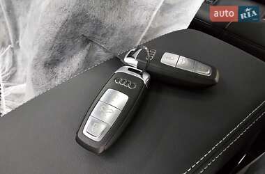 Позашляховик / Кросовер Audi Q4 e-tron 2025 в 