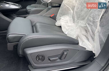 Внедорожник / Кроссовер Audi Q4 e-tron 2025 в 