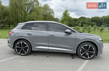 Внедорожник / Кроссовер Audi Q4 e-tron 2023 в 