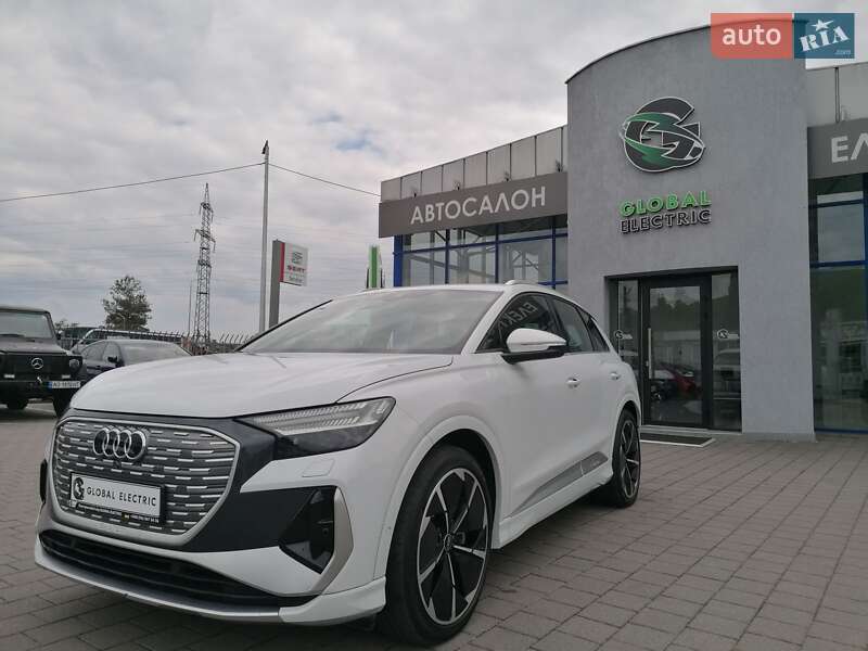 Позашляховик / Кросовер Audi Q4 e-tron 2023 в 
