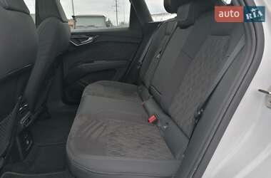 Позашляховик / Кросовер Audi Q4 e-tron 2023 в 