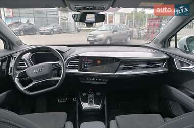 Позашляховик / Кросовер Audi Q4 e-tron 2023 в 