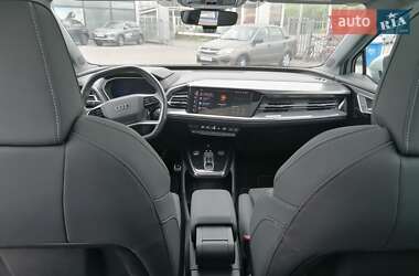 Позашляховик / Кросовер Audi Q4 e-tron 2023 в 