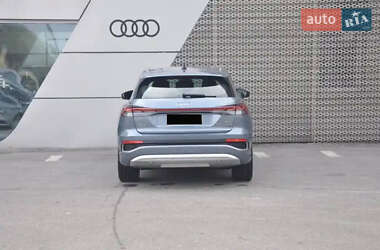 Внедорожник / Кроссовер Audi Q4 e-tron 2023 в 