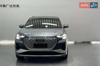 Внедорожник / Кроссовер Audi Q4 e-tron 2023 в 