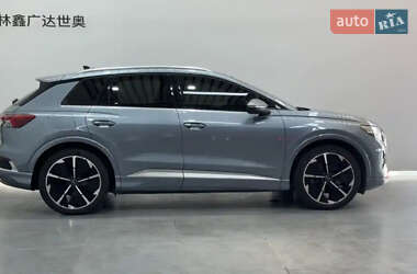 Внедорожник / Кроссовер Audi Q4 e-tron 2023 в 