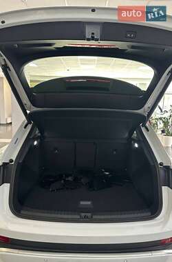Внедорожник / Кроссовер Audi Q4 e-tron 2023 в 