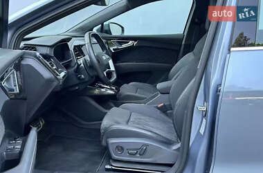 Внедорожник / Кроссовер Audi Q4 e-tron 2023 в 