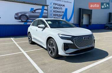 Позашляховик / Кросовер Audi Q4 e-tron 2025 в 