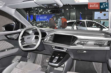 Внедорожник / Кроссовер Audi Q4 e-tron 2023 в 