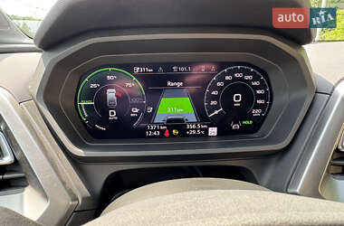 Внедорожник / Кроссовер Audi Q4 e-tron 2024 в 