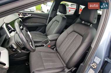 Позашляховик / Кросовер Audi Q4 e-tron 2023 в 
