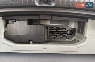 Внедорожник / Кроссовер Audi Q4 e-tron 2022 в 