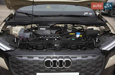 Внедорожник / Кроссовер Audi Q4 e-tron 2024 в 