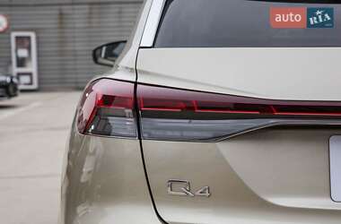Внедорожник / Кроссовер Audi Q4 e-tron 2024 в 