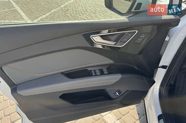 Внедорожник / Кроссовер Audi Q4 e-tron 2023 в 