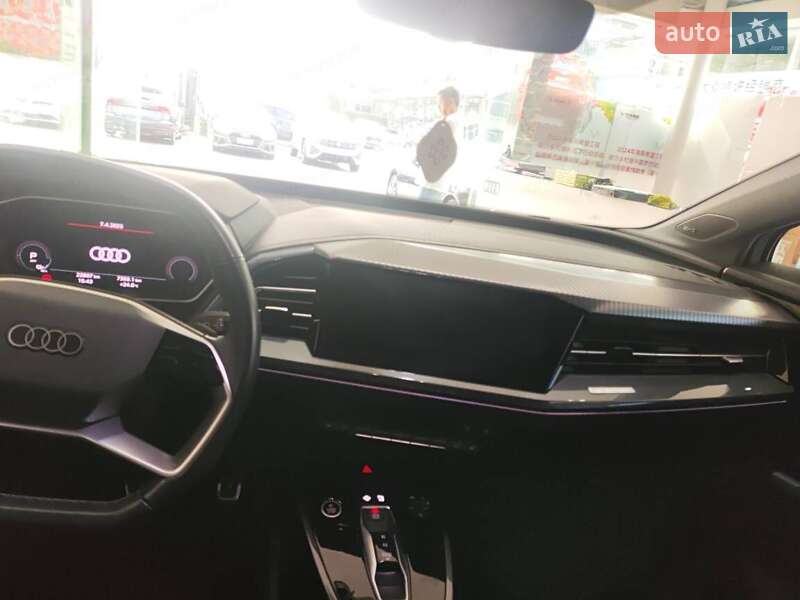 Внедорожник / Кроссовер Audi Q4 e-tron 2023 в Днепре