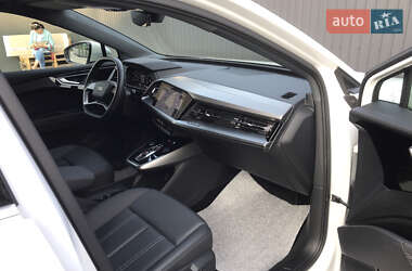 Внедорожник / Кроссовер Audi Q4 e-tron 2023 в 