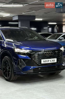 Позашляховик / Кросовер Audi Q4 e-tron 2023 в 
