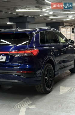 Позашляховик / Кросовер Audi Q4 e-tron 2023 в 