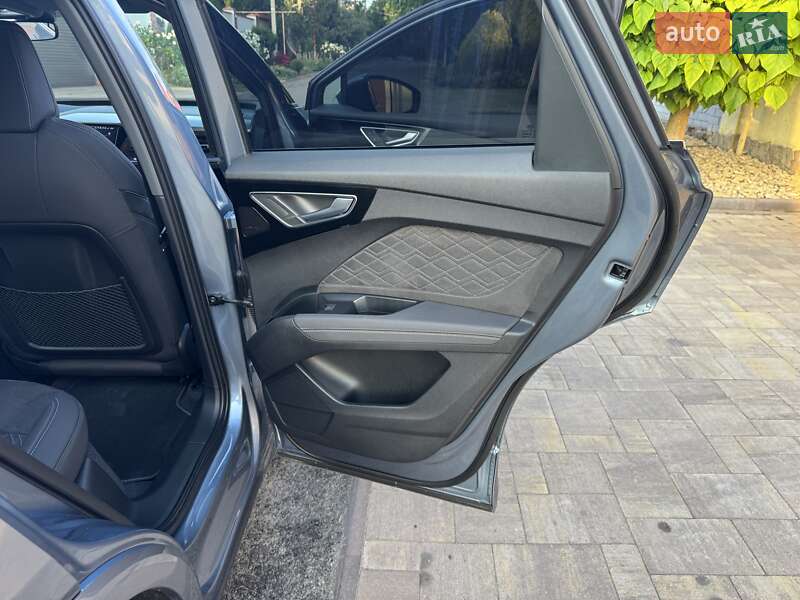 Позашляховик / Кросовер Audi Q4 e-tron 2023 в Одесі