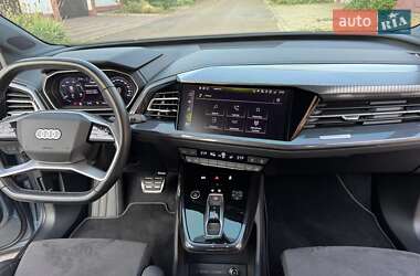 Внедорожник / Кроссовер Audi Q4 e-tron 2023 в 